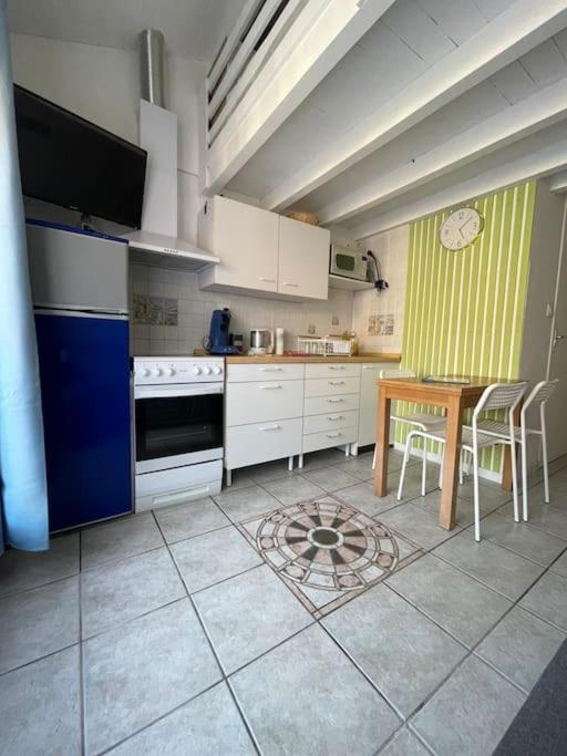 Maisonnette Rdc + Mezzanine Au Bord De L'Etang Лёкат Экстерьер фото